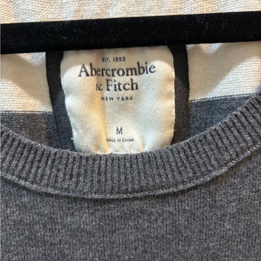 Abercrombie & Fitch Gray & Cream Striped Sweater Women’s Medium - Picture 6 of 10